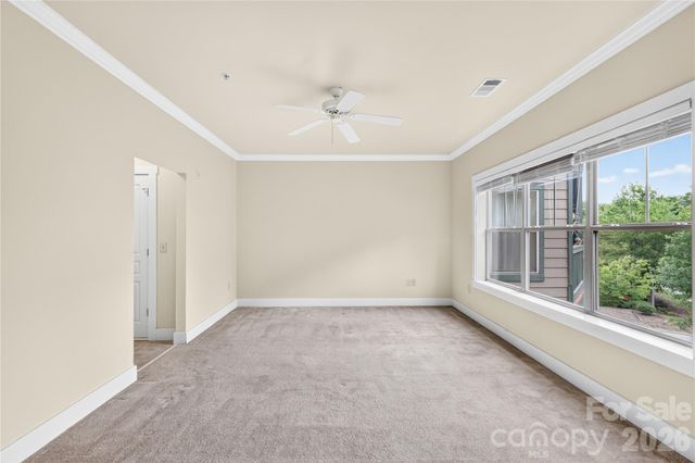 9 Kenilworth Knolls 303, Asheville, NC 28805