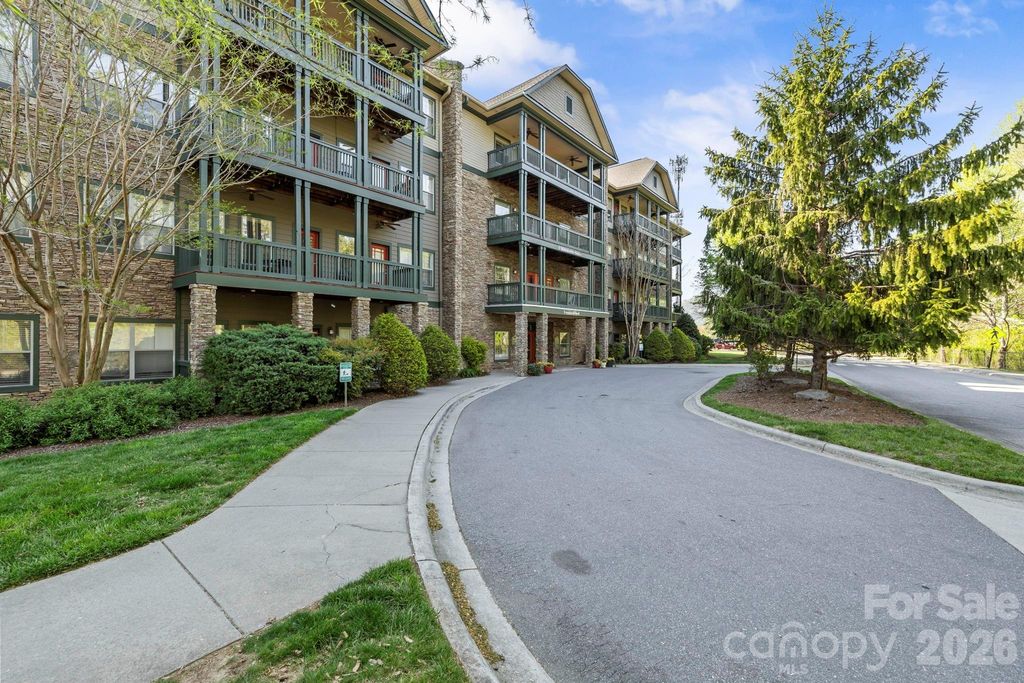 9 Kenilworth Knolls 303, Asheville, NC 28805