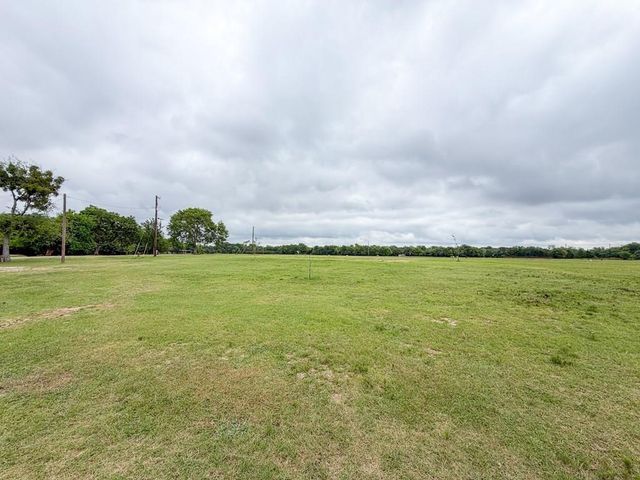 3111 Fm 2737, Lone Oak, TX 75453