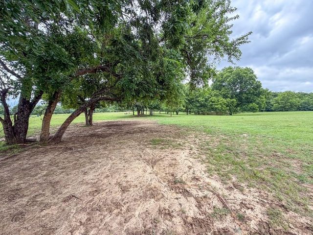 3111 Fm 2737, Lone Oak, TX 75453