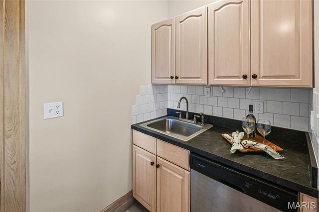 407 E 9th Street, Alton, IL 62002