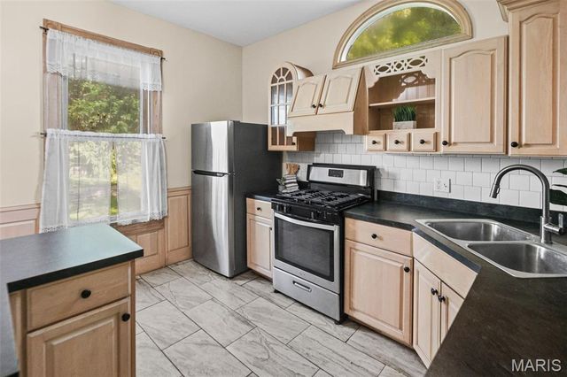 407 E 9th Street, Alton, IL 62002