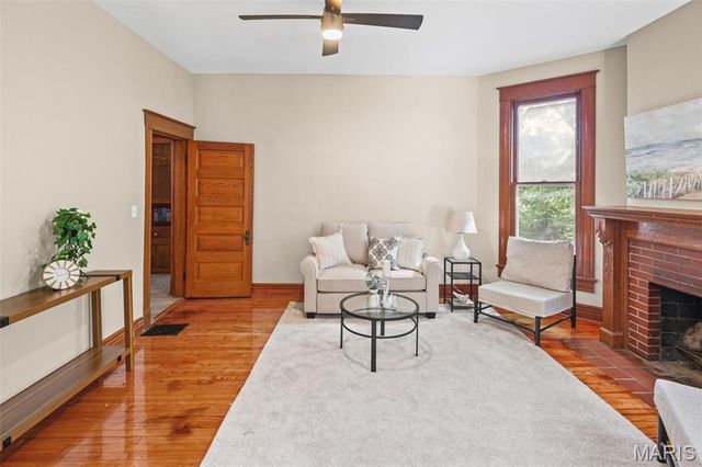 407 E 9th Street, Alton, IL 62002
