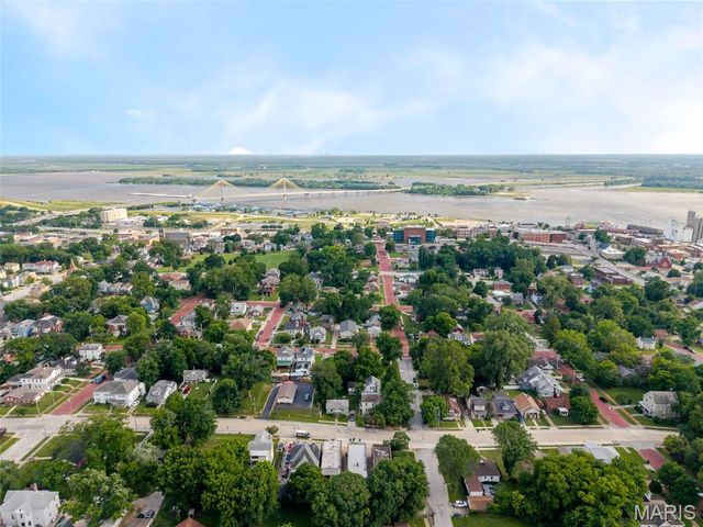 407 E 9th Street, Alton, IL 62002