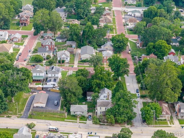 407 E 9th Street, Alton, IL 62002