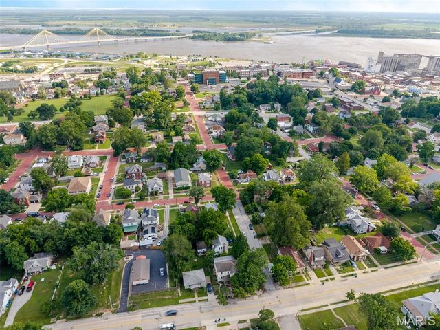 407 E 9th Street, Alton, IL 62002