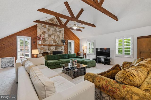 10 SILVER HILL LN, Voorhees, NJ 08043