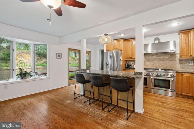 10 SILVER HILL LN, Voorhees, NJ 08043