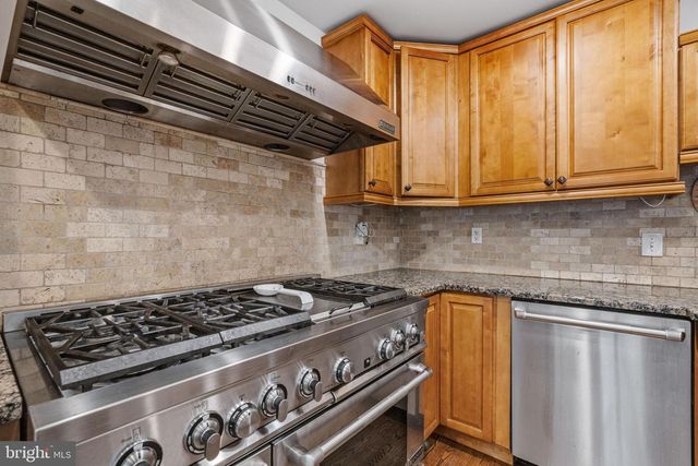 10 SILVER HILL LN, Voorhees, NJ 08043