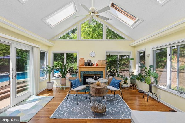 10 SILVER HILL LN, Voorhees, NJ 08043