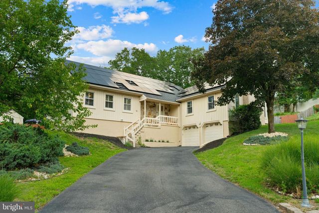10 SILVER HILL LN, Voorhees, NJ 08043