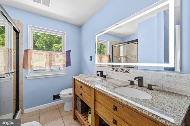 10 SILVER HILL LN, Voorhees, NJ 08043
