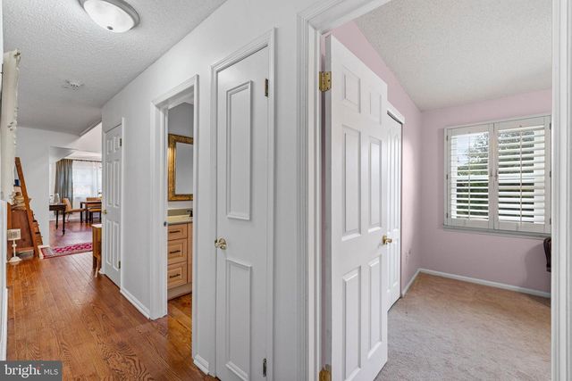 10 SILVER HILL LN, Voorhees, NJ 08043