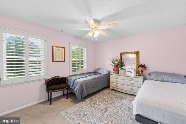 10 SILVER HILL LN, Voorhees, NJ 08043