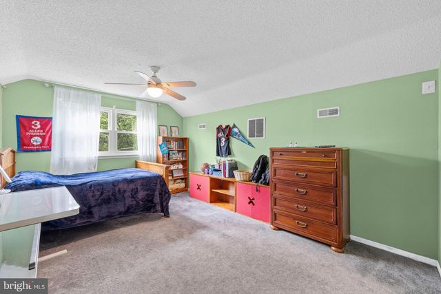 10 SILVER HILL LN, Voorhees, NJ 08043