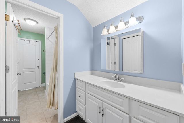 10 SILVER HILL LN, Voorhees, NJ 08043