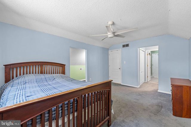 10 SILVER HILL LN, Voorhees, NJ 08043