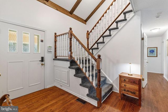 10 SILVER HILL LN, Voorhees, NJ 08043