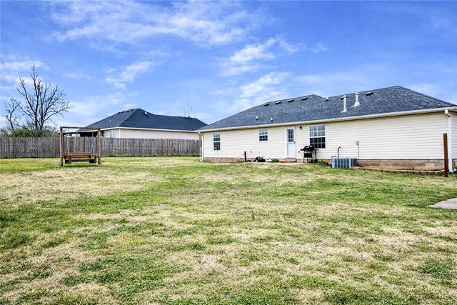 940 Eagle Crest Drive, Pea Ridge, AR 72751