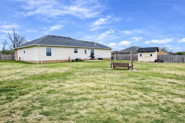 940 Eagle Crest Drive, Pea Ridge, AR 72751