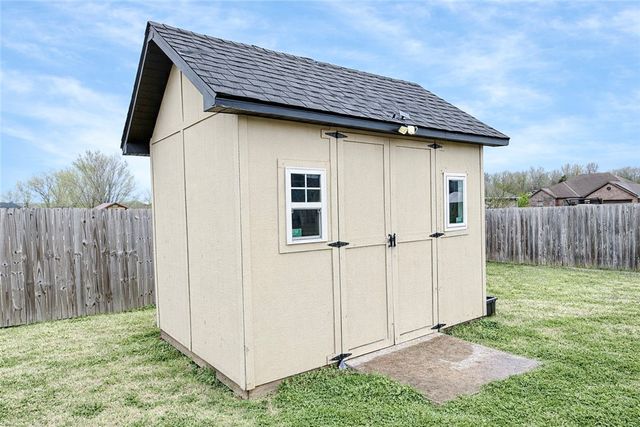 940 Eagle Crest Drive, Pea Ridge, AR 72751