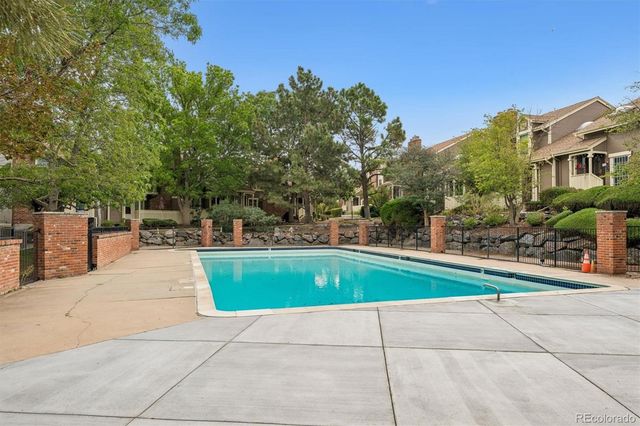 1990 S Helena Street A, Aurora, CO 80013