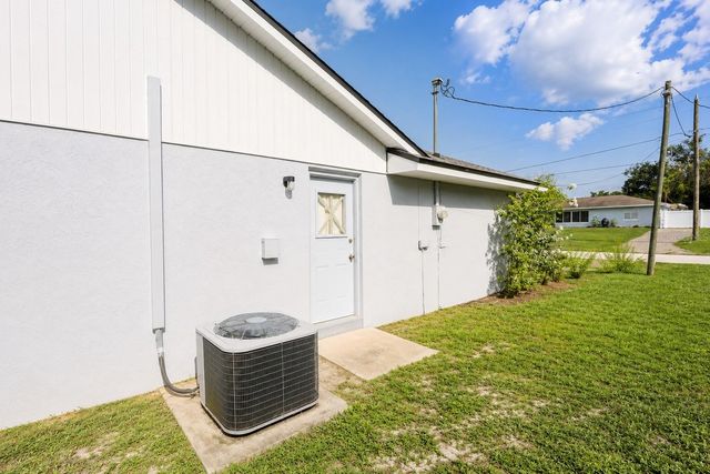 1822 S HOUSTON DR, Deltona, FL 32738