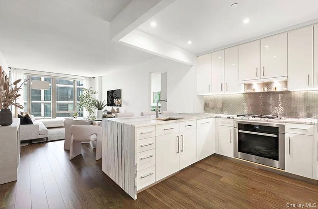50 Riverside Boulevard 15M, New York (manhattan), NY 10069 — photo 4