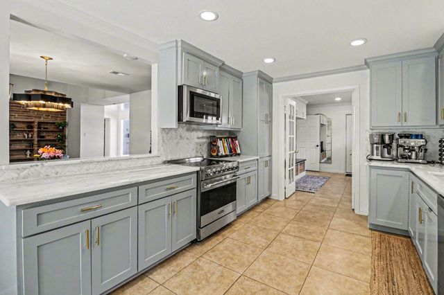 1715 Briarmead Drive, Houston, TX 77057