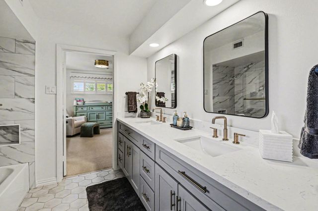 1715 Briarmead Drive, Houston, TX 77057