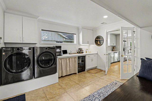 1715 Briarmead Drive, Houston, TX 77057