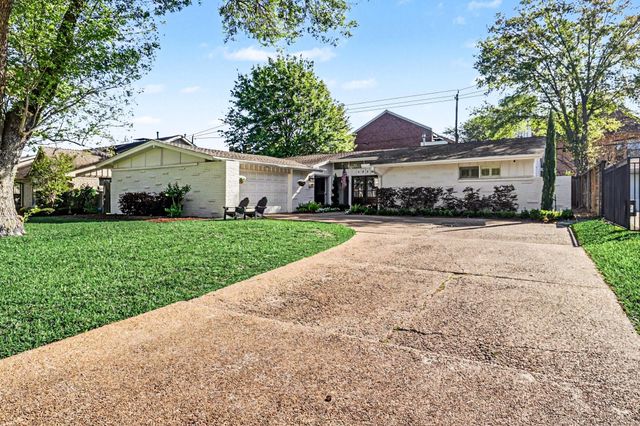 1715 Briarmead Drive, Houston, TX 77057