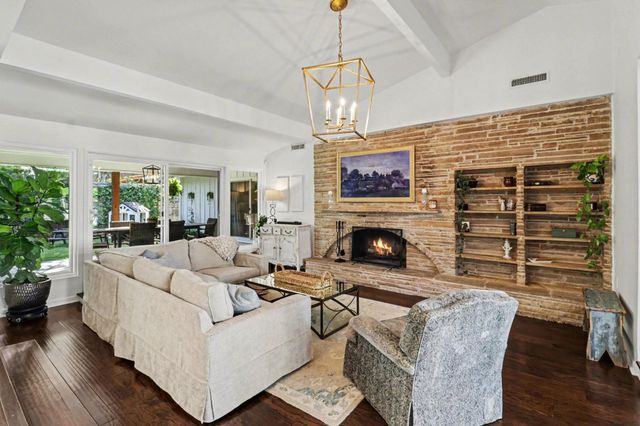 1715 Briarmead Drive, Houston, TX 77057