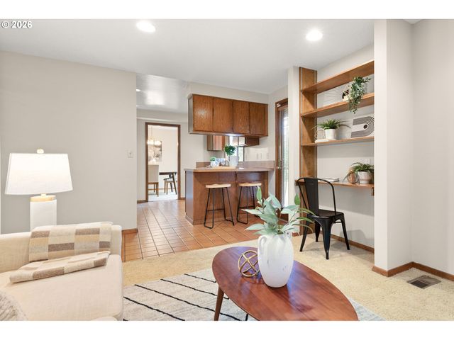 3710 Se BRENDON Ct, Milwaukie, OR 97267