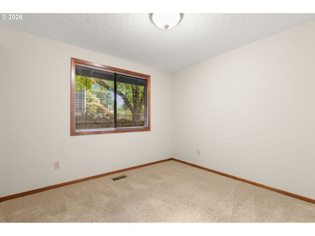 3710 Se BRENDON Ct, Milwaukie, OR 97267