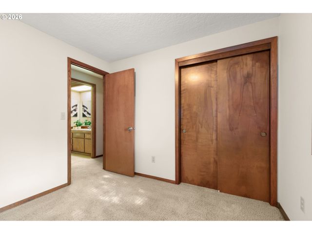 3710 Se BRENDON Ct, Milwaukie, OR 97267