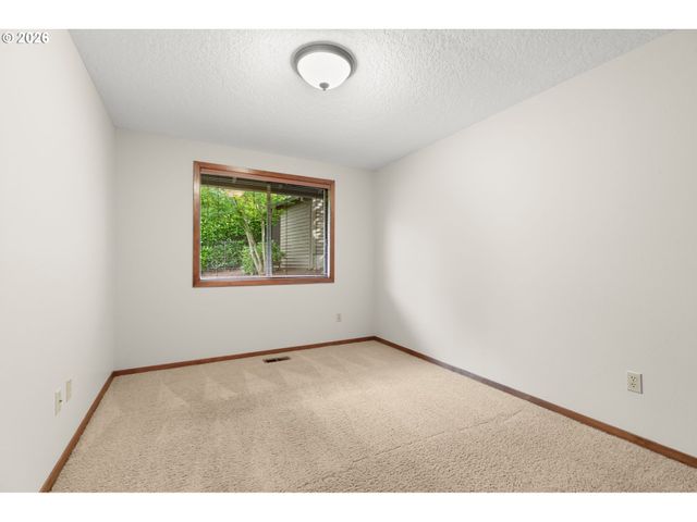 3710 Se BRENDON Ct, Milwaukie, OR 97267