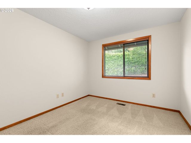 3710 Se BRENDON Ct, Milwaukie, OR 97267