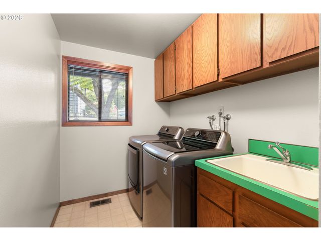 3710 Se BRENDON Ct, Milwaukie, OR 97267