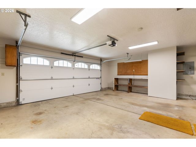 3710 Se BRENDON Ct, Milwaukie, OR 97267