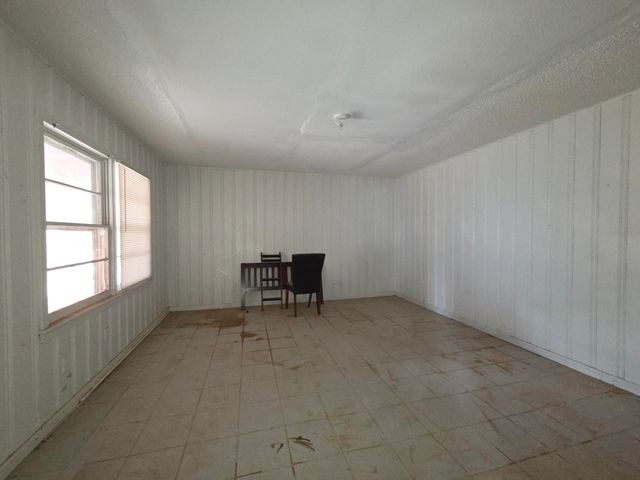 6112 Avenue Q, Lubbock, TX 79412