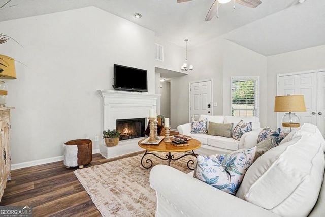 1545 Quail Point Run, Hoschton, GA 30548