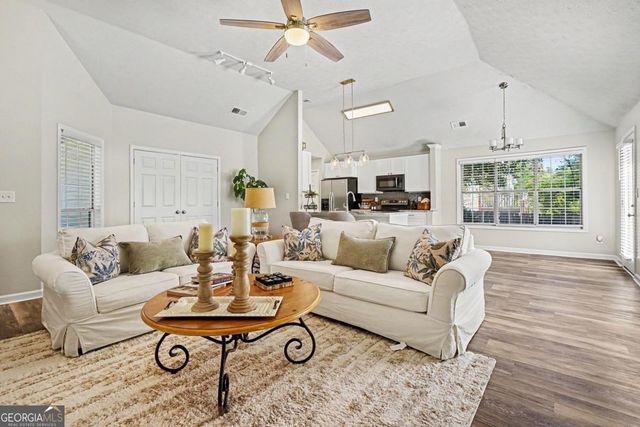 1545 Quail Point Run, Hoschton, GA 30548