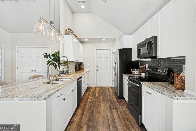 1545 Quail Point Run, Hoschton, GA 30548