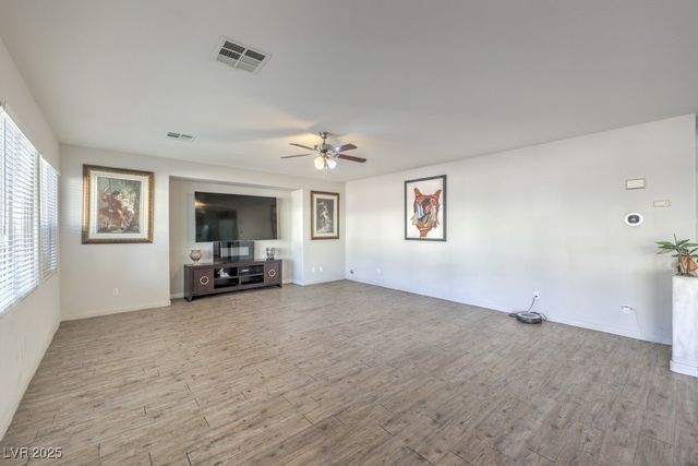 6228 Wood Stork Avenue, Las Vegas, NV 89122