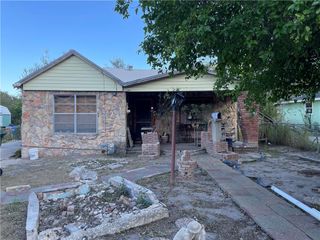 338 Mohawk St, Corpus Christi, TX 78405