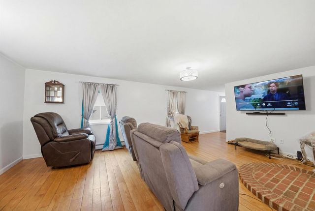 266 Main Street, Sandown, NH 03873