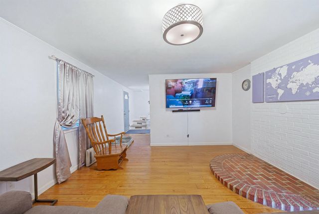 266 Main Street, Sandown, NH 03873