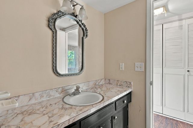 5510 Country Dr Apt 133, Nashville, TN 37211