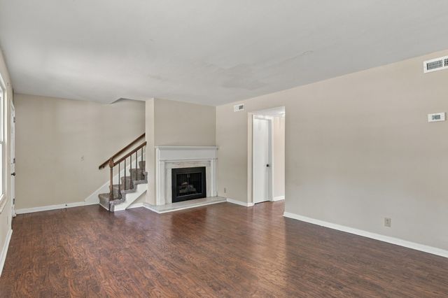5510 Country Dr Apt 133, Nashville, TN 37211